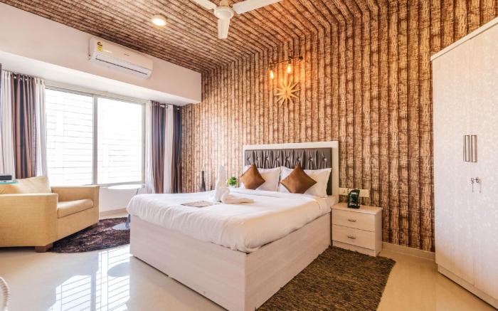 Studio Stay Near Airport in Santacruz East, vakola
