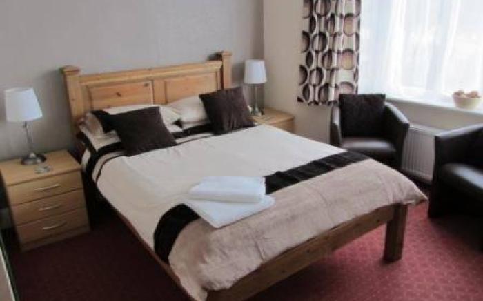 Hudsons Guest House - Adults only