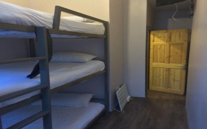 Heroes Hotel