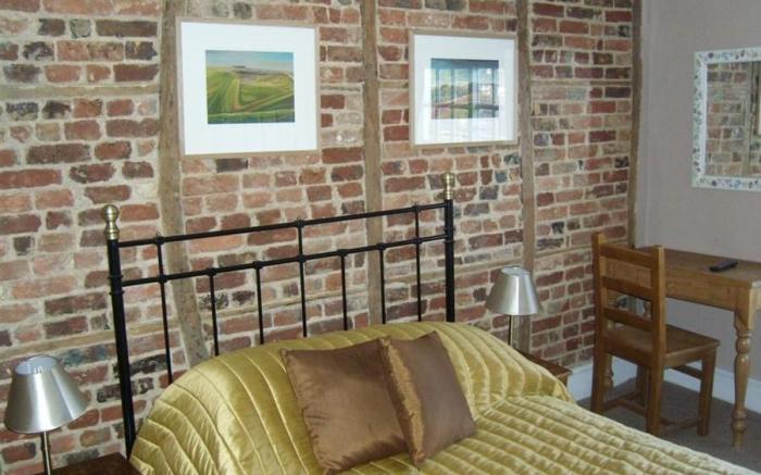 The Crown Aldbourne