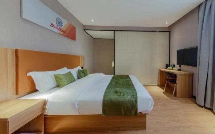 Shell Hotel Shnaghai Beiqiao Metro Station