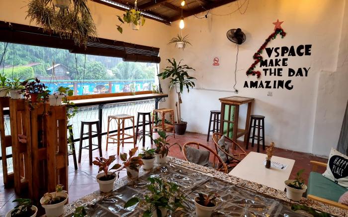 Vspace Guesthouse Capsule & Cafe 