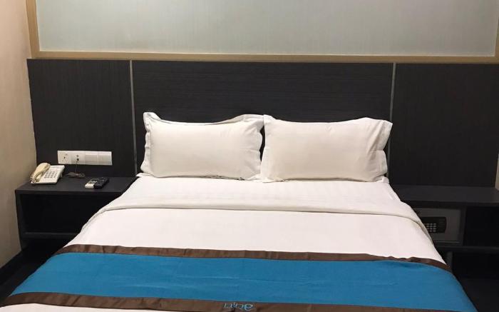 Nine Days Hotel