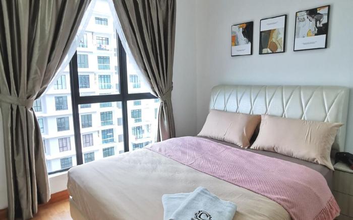 The Platino@ high floor nice view 2BR WIFI TVBOX !