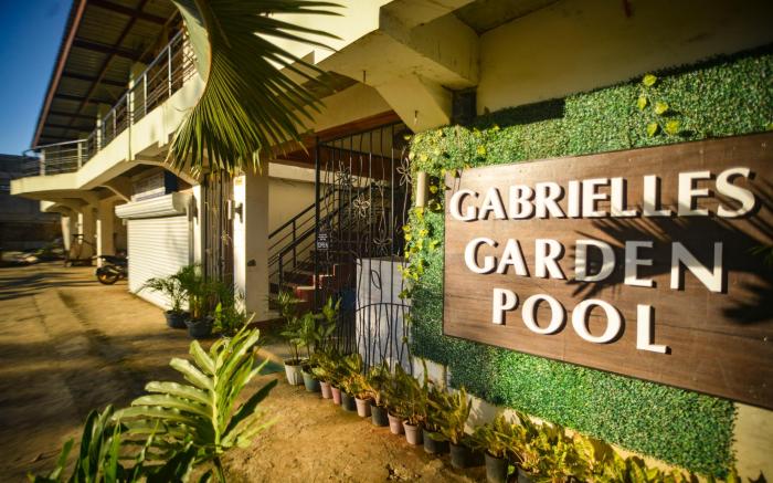 Gabrielles Garden Pool