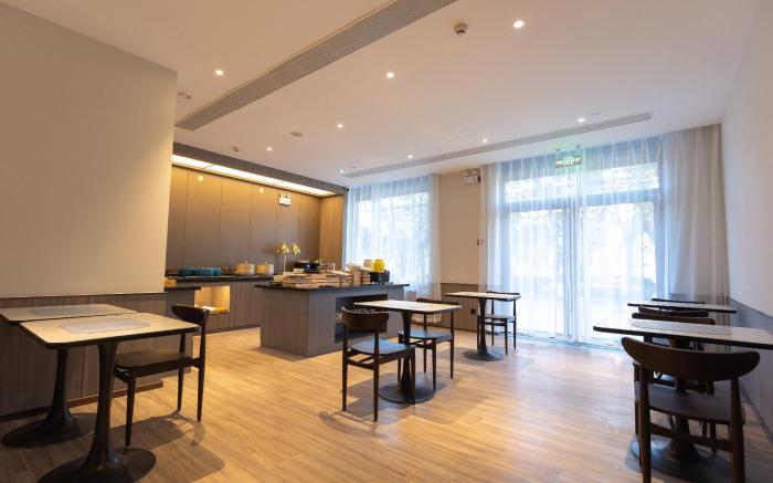 Hanting Hotel Cangzhou Suning Shuohuang North Railway Station