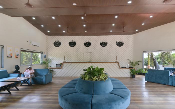 Elegant Waterfront Resort By Bay Hotels