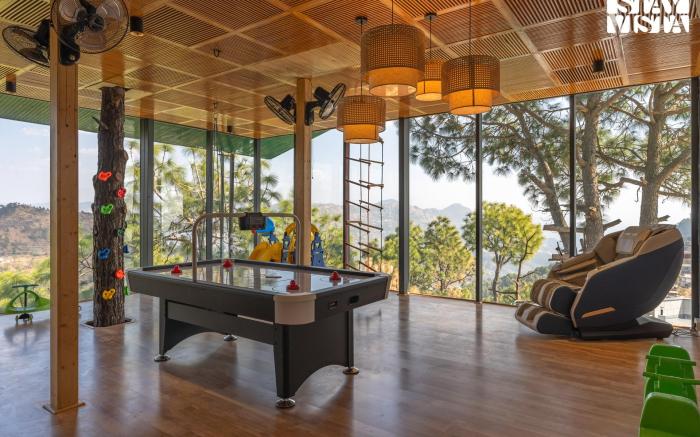 StayVista at Serene - 7BR w/ Outdoor Bonfire
