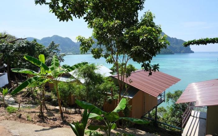 Phi Phi Seaside Bungalow