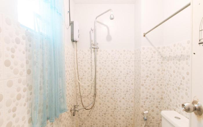 Budget Backpackers Transient House near NAIA by RedDoorz