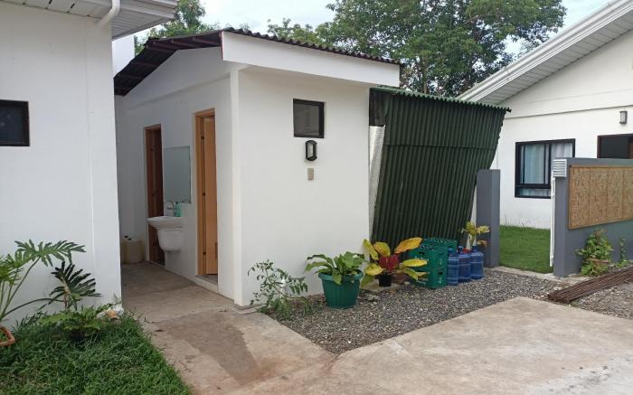 Alona Whitehouses Resort