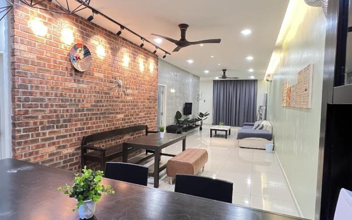 R3troHouse 3BR 8PAX PS4,POOL TABLE,NETFLIX