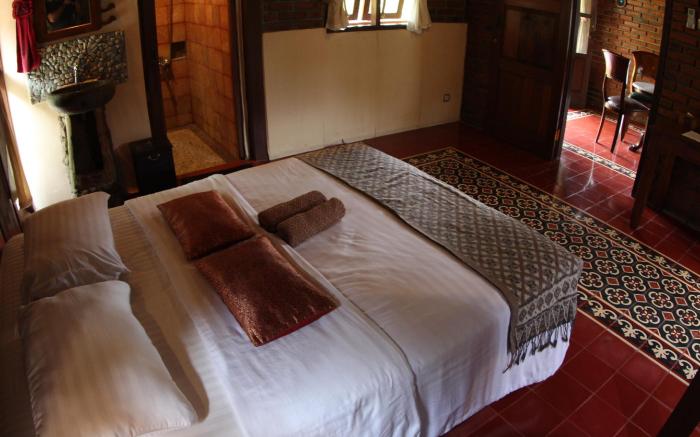 Villa Ndalem Joglo Hinggil  - Entire 