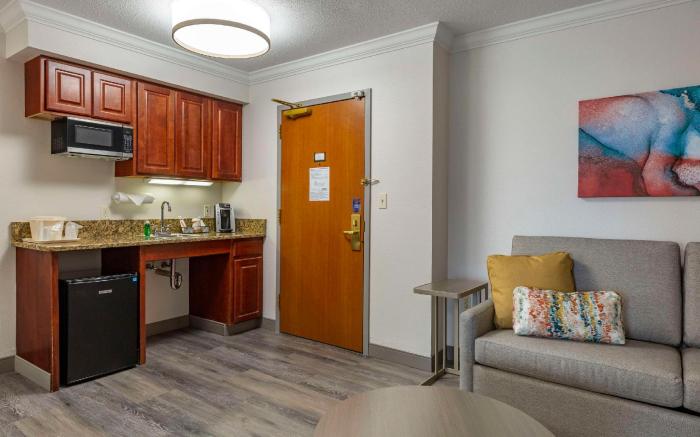 Comfort Inn & Suites