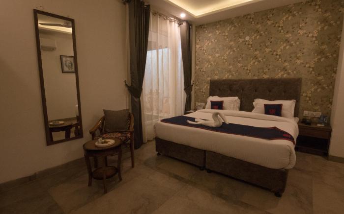 HOLYWATER Hotel By Ganga Kinare