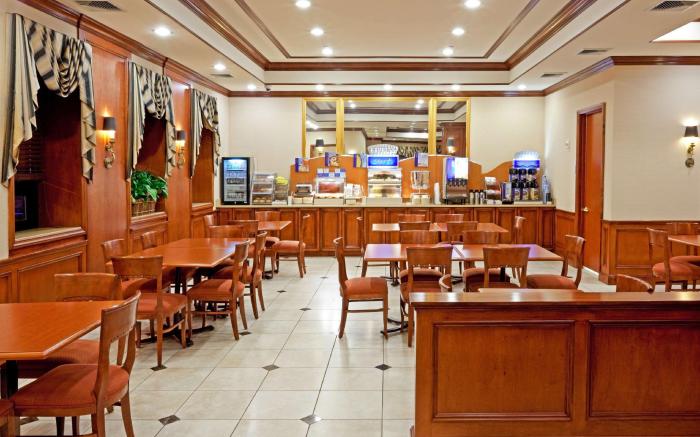 Rockville Centre Hotel