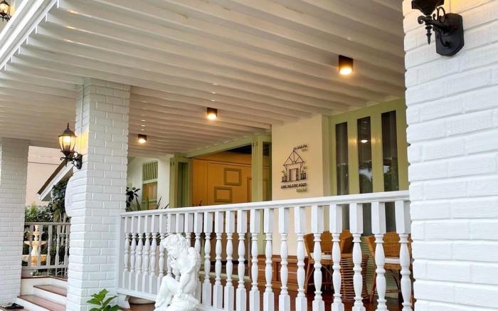 Zane Balcony House Ranong Hotel