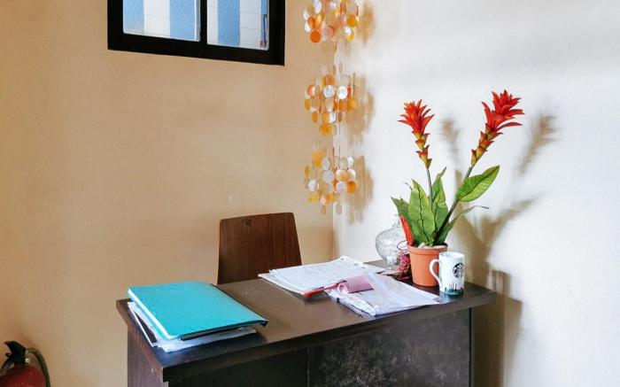 RedDoorz Segra Square Pension House