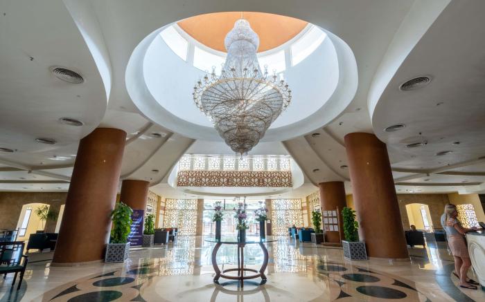 Parrotel Beach Resort