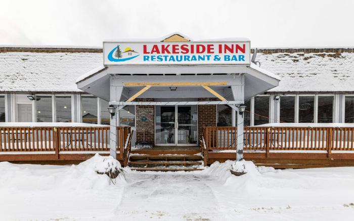 Lakeside Inn Restaurant and Bar