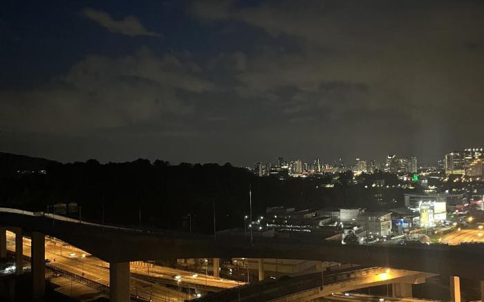 MINIMALIST STUDIO/WIFI/NETFLIX EMPIRE DAMANSARA