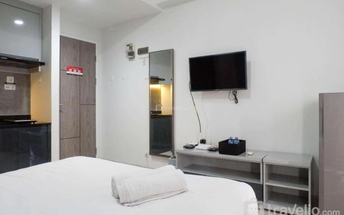 Stylish Studio Taman Melati Surabaya By Travelio
