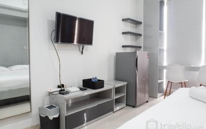 Stylish Studio Taman Melati Surabaya By Travelio