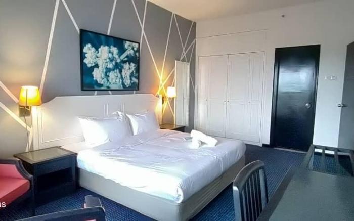 Lovely Sea View Suite 806 1BR & 1LR  by Veron