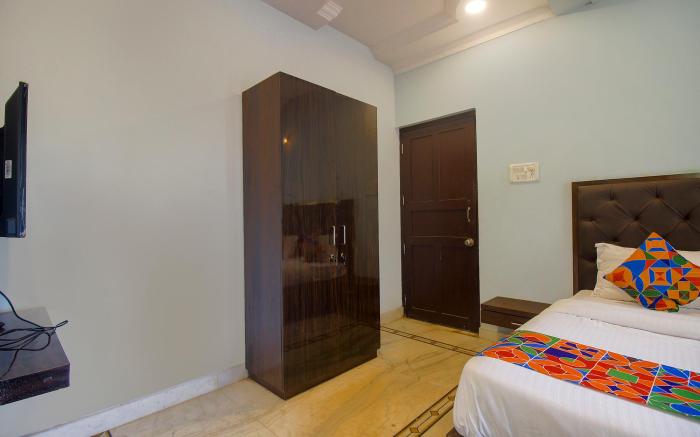 FabExpress Amar Palace
