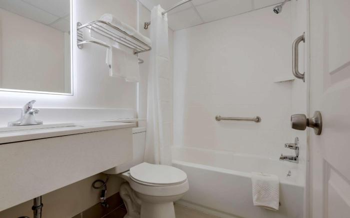 Quality Inn & Suites New Hartford - Utica