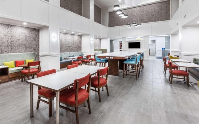 Hampton Inn & Suites Dallas I-30 Cockrell Hill, TX