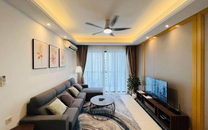 Cozy 3BR unit at R&F Princess by ANJU