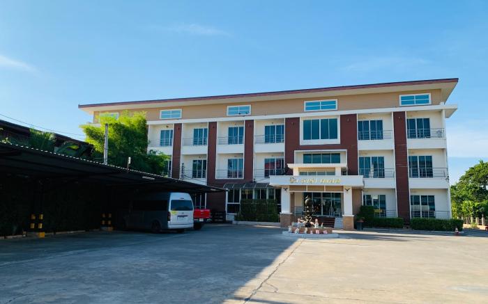 Niwtara Place Lom Sak Hotel