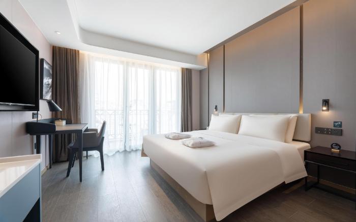 Atour Hotel Xishuangbanna Jinghong Xingguang night Market