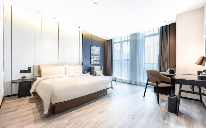 Atour Hotel Zhengzhou East Station Longzi Lake