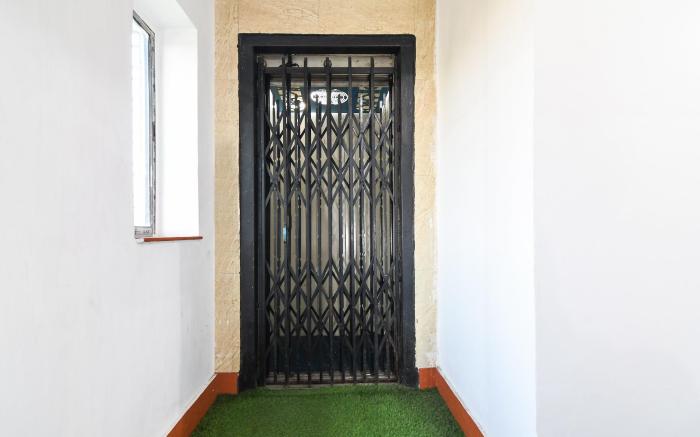Super Hotel O Biswa Bangla Sarani