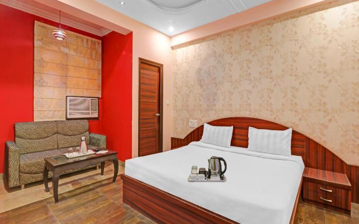 Super Capital O Townhouse Govinda Royal