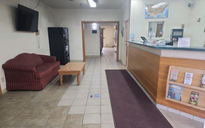 Motel 6 Portland, IN