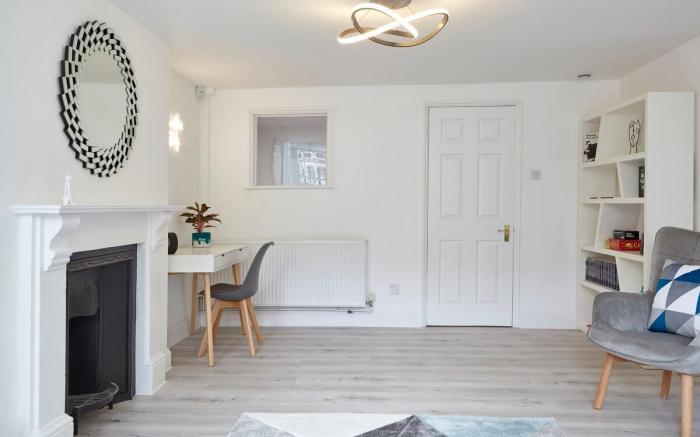 Stylish & spacious one-bedroom apartment