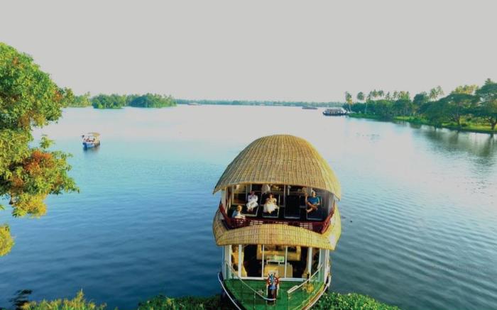 Best Kerala Houseboat