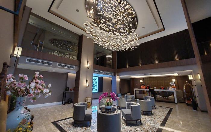 CHRISTEE SUITES HOTEL