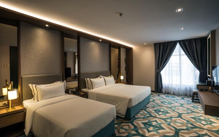 CHRISTEE SUITES HOTEL