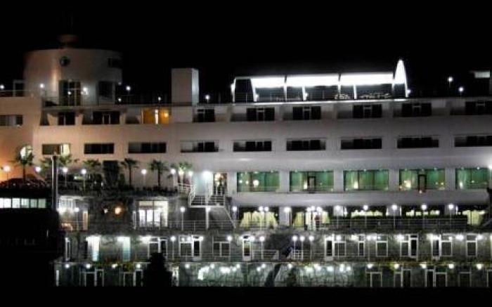 Cruise Hotel