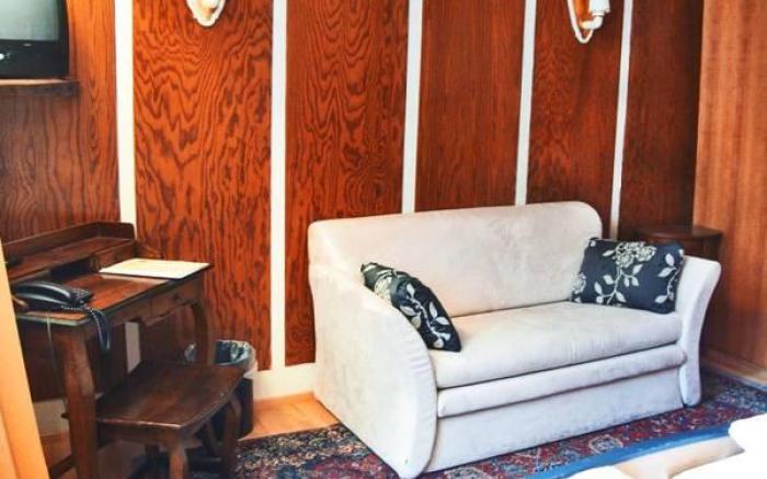 Hotel Lowen-Weinstube