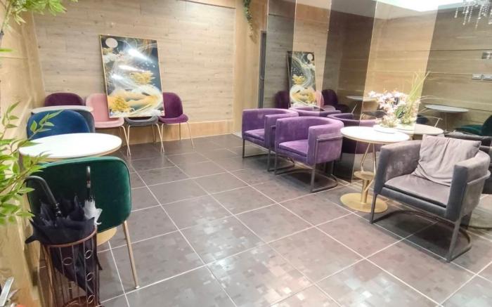 Quiet & Cozy Studio with Full-Length Windows 