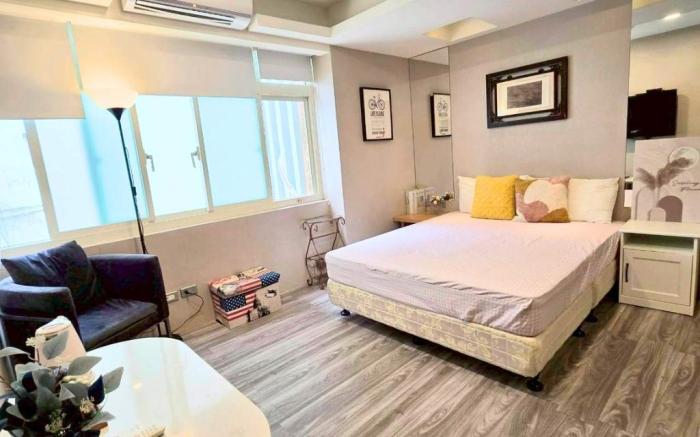 [2026/4 NEW RENOVATION] Bright Large Window Ensuite - Quiet Cozy Room-Double Bed-1 Min to MRT