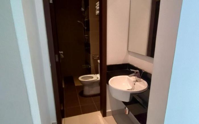 B20~KSL Mall ~ Bathtub ~ Netflix ~ 7 pax
