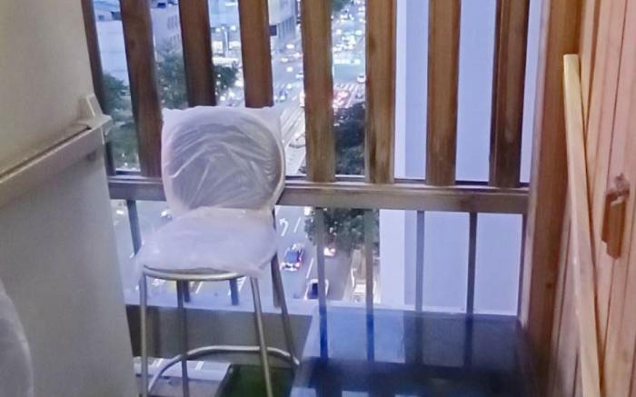 Sunlit Studio with Balcony & Skyline View inTaipei