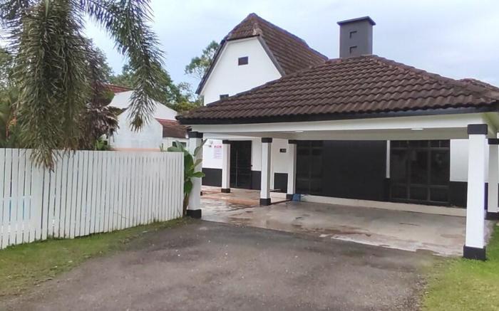 Private Pool Bungalow @ A Famosa