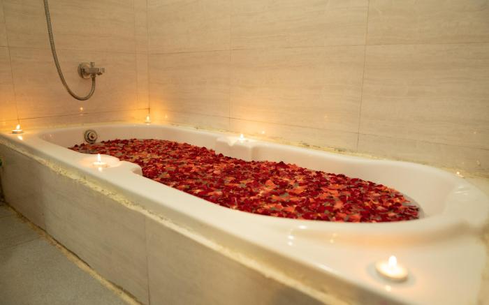 SEASONS SUITES (J.P. NAGAR)